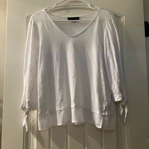 Sanctuary Clothing Size M White Long Sleeve With Bow Sleeves